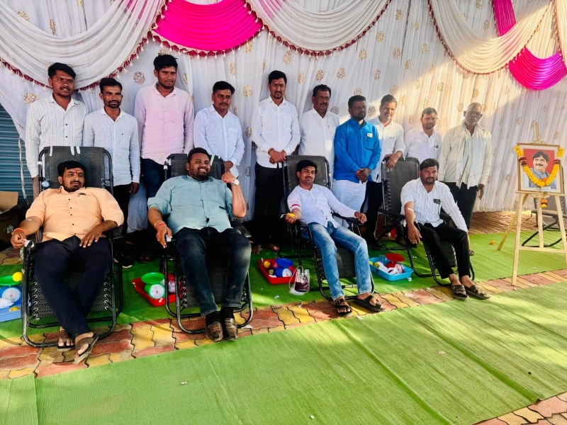 रक्तदान शिबिर – वीर युवकांचा सहभाग